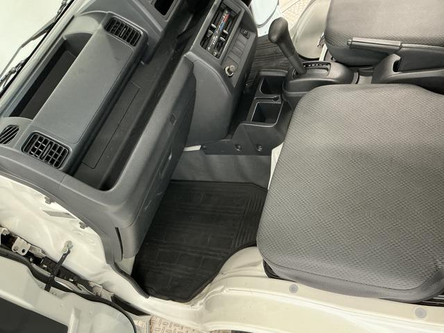 ハイゼットトラックスタンダード AT 3方開 ラジオ ドアバイザー エアコン走行無制限1年保証 AT車 ドアバイザー 3方開 ラジオ シガーソケット ヘッドライトレベライザー スペアタイヤ マニュアルエアコン ラバーフロアマット バッテリーカバー マッドガード(兵庫県)の中古車
