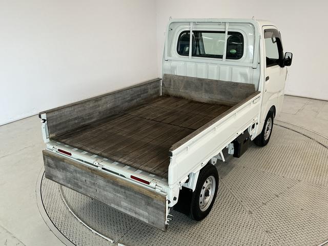 ハイゼットトラックスタンダード AT 3方開 ラジオ ドアバイザー エアコン走行無制限1年保証 AT車 ドアバイザー 3方開 ラジオ シガーソケット ヘッドライトレベライザー スペアタイヤ マニュアルエアコン ラバーフロアマット バッテリーカバー マッドガード(兵庫県)の中古車