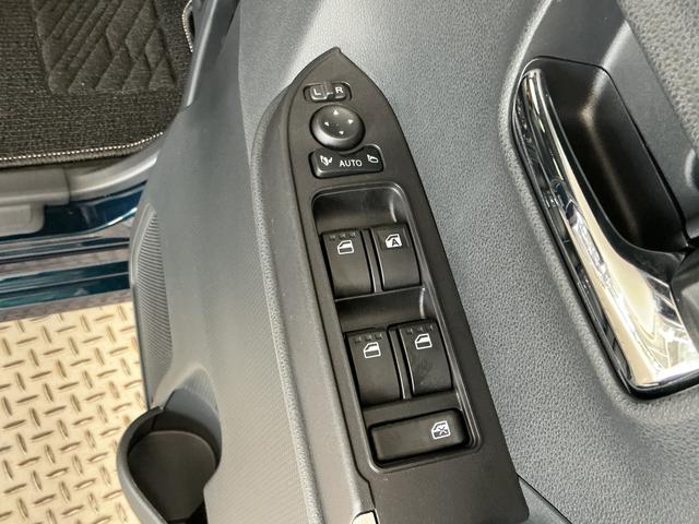 タントカスタムＲＳ　４ＷＤ　両側電動スライドドア　コーナーセンサー走行無制限１年保証　両側電動スライドドア　４ＷＤ　前後コーナーセンサー　前席シートヒーター　オートハイビーム　ＬＥＤヘッドライト　オートブレーキホールド　横滑り防止装置　１５インチ純正アルミホイール（兵庫県）の中古車