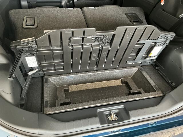 タントカスタムＲＳ　４ＷＤ　両側電動スライドドア　コーナーセンサー走行無制限１年保証　両側電動スライドドア　４ＷＤ　前後コーナーセンサー　前席シートヒーター　オートハイビーム　ＬＥＤヘッドライト　オートブレーキホールド　横滑り防止装置　１５インチ純正アルミホイール（兵庫県）の中古車