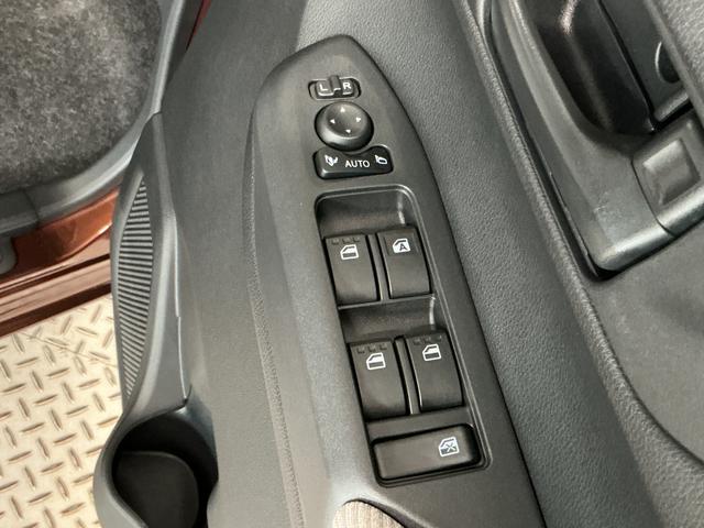 ムーヴX 片側電動スライドドア 前後コーナーセンサー スマートキー走行無制限1年保証 片側電動スライドドア 前後コーナーセンサー オートハイビーム LEDヘッドライト 横滑り防止装置 スマートキー オートライト オートエアコン 電動格納ドアミラー USBチャージャー(兵庫県)の中古車