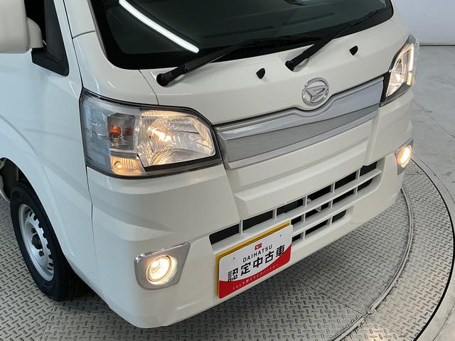 ハイゼットトラックジャンボ　ＡＴ　ワンオーナー　ＣＤオーディオ　荷台作業灯走行無制限１年保証　ワンオーナー　ＡＴ車　ＣＤオーディオ　３方開　荷台作業灯　ゲートプロテクター　リアゲートチェーン　キーレスエントリー　ヘッドライトレベライザー　マニュアルエアコン　スペアタイヤ（兵庫県）の中古車