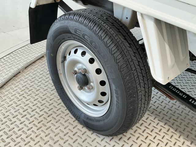 ハイゼットトラックジャンボ　ＡＴ　ワンオーナー　ＣＤオーディオ　荷台作業灯走行無制限１年保証　ワンオーナー　ＡＴ車　ＣＤオーディオ　３方開　荷台作業灯　ゲートプロテクター　リアゲートチェーン　キーレスエントリー　ヘッドライトレベライザー　マニュアルエアコン　スペアタイヤ（兵庫県）の中古車