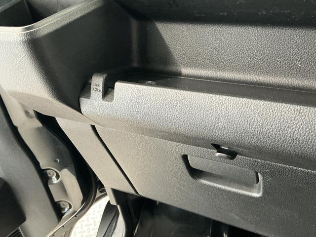 ハイゼットカーゴＤＸ　ＣＶＴ　ＤＶＤインダッシュモニター　バックカメラ走行無制限１年保証　前後コーナーセンサー　ＣＶＴ車　インダッシュモニター　ＤＶＤ　ＵＳＢ接続　オートハイビーム　アイドリングストップ　キーレスエントリー　横滑り防止装置　ヘッドライトレベライザー（兵庫県）の中古車