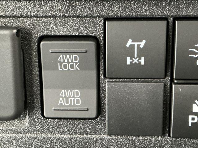 ハイゼットトラックジャンボエクストラ 3モード4WD CVT コーナーセンサー走行無制限1年保証 前後コーナーセンサー 3モード電子制御式4WD CVT車 3方開 荷台作業灯 リアゲートチェーン オートハイビーム LEDヘッドライト 横滑り防止装置 スマートキー デフロック(兵庫県)の中古車