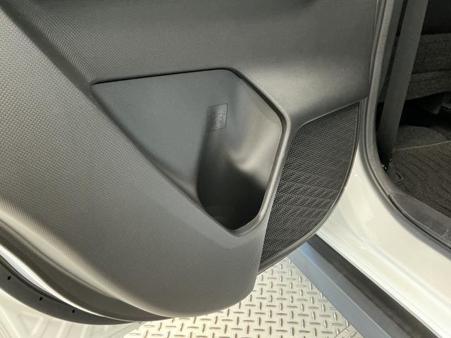 ロッキープレミアム 禁煙 1オーナー 9インチディスプレイオーディオ1年保証 禁煙車 ワンオーナー ETC 9インチナビTV パノラマモニター アダプティブクルーズコントロール コーナーセンサー シートヒーター ブラインドスポットモニター 17インチ純正アルミホイール(兵庫県)の中古車