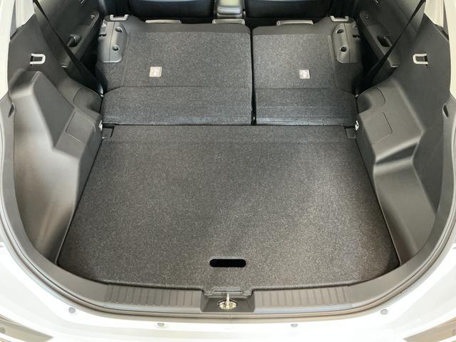 ロッキープレミアム 禁煙 1オーナー 9インチディスプレイオーディオ1年保証 禁煙車 ワンオーナー ETC 9インチナビTV パノラマモニター アダプティブクルーズコントロール コーナーセンサー シートヒーター ブラインドスポットモニター 17インチ純正アルミホイール(兵庫県)の中古車