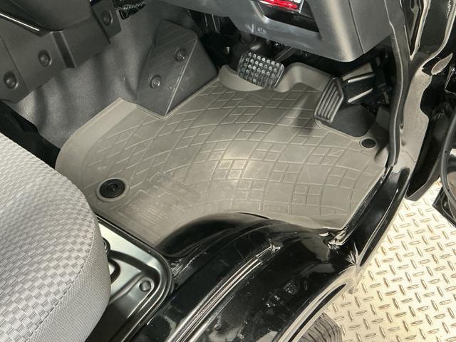 ハイゼットトラックジャンボSAIIIt 4WD AT 1オーナー ナビ ETC1年保証 4WD ワンオーナー ナビTV AT車 ETC バックソナー USB接続 Bluetooth 3方開 荷台作業灯 リアゲートチェーン LEDヘッドライト アイドリングストップ キーレス(兵庫県)の中古車