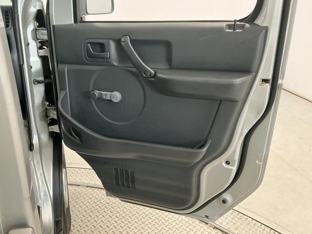 キャリイトラックＫＣエアコン・パワステ　ＡＴ　ＥＴＣ　ドアバイザー　ラジオ走行無制限１年保証　ＡＴ車　ドアバイザー　ＥＴＣ　３方開　リアゲートチェーン　ヘッドライトレベライザー　ラジオ　マニュアルエアコン　スペアタイヤ　ラバーフロアマット　パワーステアリング（兵庫県）の中古車