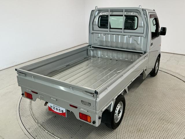 キャリイトラックＫＣエアコン・パワステ　ＡＴ　ＥＴＣ　ドアバイザー　ラジオ走行無制限１年保証　ＡＴ車　ドアバイザー　ＥＴＣ　３方開　リアゲートチェーン　ヘッドライトレベライザー　ラジオ　マニュアルエアコン　スペアタイヤ　ラバーフロアマット　パワーステアリング（兵庫県）の中古車
