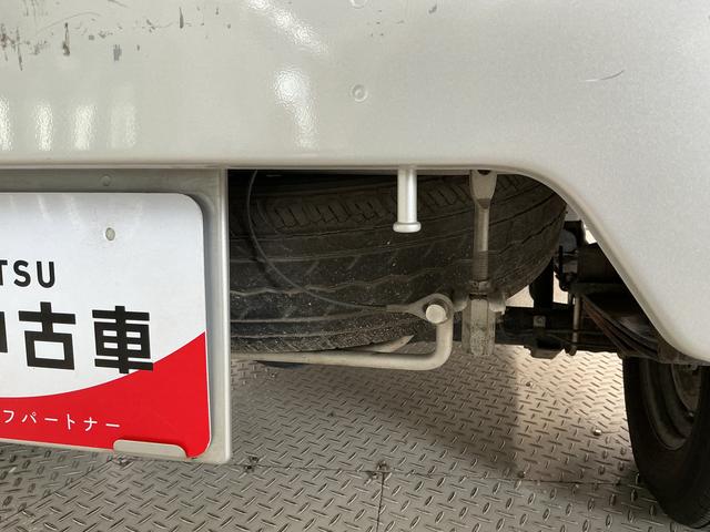 キャリイトラックＫＣエアコン・パワステ　ＡＴ　ＥＴＣ　ドアバイザー　ラジオ走行無制限１年保証　ＡＴ車　ドアバイザー　ＥＴＣ　３方開　リアゲートチェーン　ヘッドライトレベライザー　ラジオ　マニュアルエアコン　スペアタイヤ　ラバーフロアマット　パワーステアリング（兵庫県）の中古車