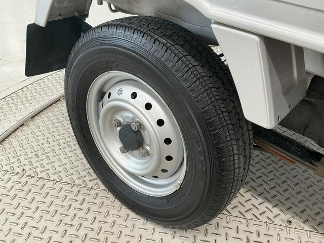 キャリイトラックＫＣエアコン・パワステ　ＡＴ　ＥＴＣ　ドアバイザー　ラジオ走行無制限１年保証　ＡＴ車　ドアバイザー　ＥＴＣ　３方開　リアゲートチェーン　ヘッドライトレベライザー　ラジオ　マニュアルエアコン　スペアタイヤ　ラバーフロアマット　パワーステアリング（兵庫県）の中古車