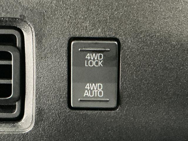 ハイゼットカーゴクルーズターボ 3モード電子制御式4WD CVT 1オーナー走行無制限1年保証 前後コーナーセンサー 3モード電子制御式4WD CVT車 ワンオーナー オートハイビーム アイドリングストップ プッシュスタート 横滑り防止装置 オートライト 電動格納ドアミラー(兵庫県)の中古車