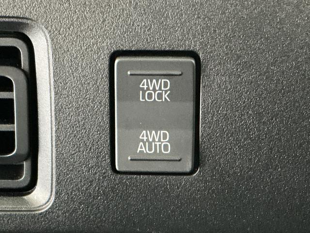 ハイゼットカーゴDX 3モード4WD CVT 前後コーナーセンサー キーレス走行無制限1年保証 前後コーナーセンサー 3モード電子制御式4WD CVT車 オートハイビーム アイドリングストップ キーレスエントリー 横滑り防止装置 ヘッドライトレベライザー 両側スライドドア(兵庫県)の中古車