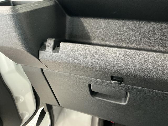 ハイゼットカーゴDX 3モード4WD CVT 前後コーナーセンサー キーレス走行無制限1年保証 前後コーナーセンサー 3モード電子制御式4WD CVT車 オートハイビーム アイドリングストップ キーレスエントリー 横滑り防止装置 ヘッドライトレベライザー 両側スライドドア(兵庫県)の中古車