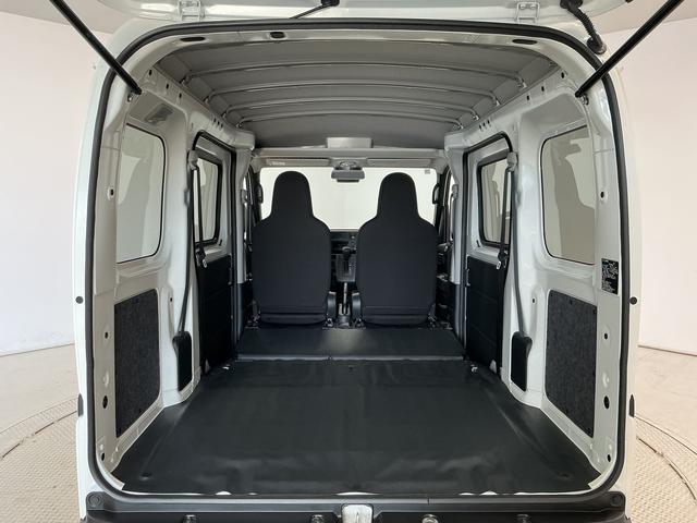 ハイゼットカーゴDX 3モード4WD CVT 前後コーナーセンサー キーレス走行無制限1年保証 前後コーナーセンサー 3モード電子制御式4WD CVT車 オートハイビーム アイドリングストップ キーレスエントリー 横滑り防止装置 ヘッドライトレベライザー 両側スライドドア(兵庫県)の中古車