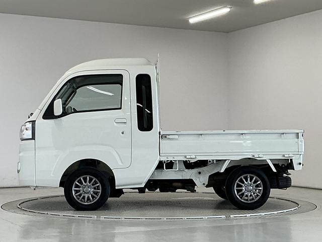 ハイゼットトラックジャンボSAIIIt 4WD AT 禁煙 ワンオーナー CD走行無制限1年保証 4WD ワンオーナー 禁煙車 AT車 CDオーディオ 3方開 荷台作業灯 リアゲートチェーン LEDヘッドライト 横滑り防止装置 ヘッドライトレベライザー 12インチアルミホイール(兵庫県)の中古車
