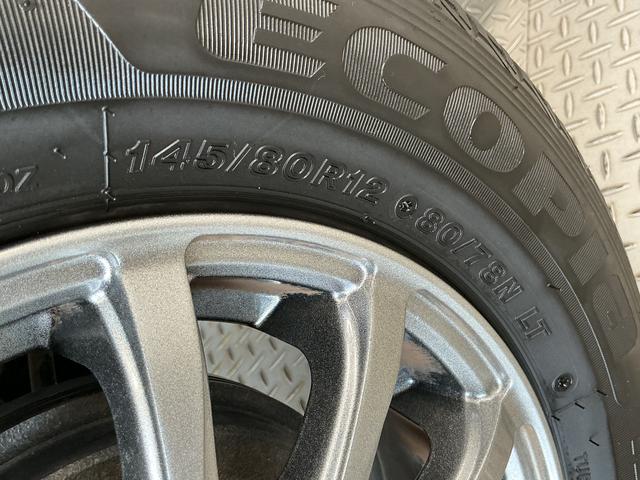 ハイゼットトラックジャンボSAIIIt 4WD AT 禁煙 ワンオーナー CD走行無制限1年保証 4WD ワンオーナー 禁煙車 AT車 CDオーディオ 3方開 荷台作業灯 リアゲートチェーン LEDヘッドライト 横滑り防止装置 ヘッドライトレベライザー 12インチアルミホイール(兵庫県)の中古車