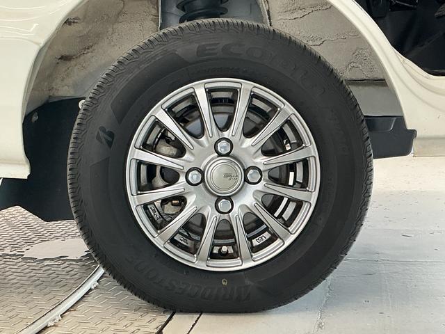 ハイゼットトラックジャンボSAIIIt 4WD AT 禁煙 ワンオーナー CD走行無制限1年保証 4WD ワンオーナー 禁煙車 AT車 CDオーディオ 3方開 荷台作業灯 リアゲートチェーン LEDヘッドライト 横滑り防止装置 ヘッドライトレベライザー 12インチアルミホイール(兵庫県)の中古車
