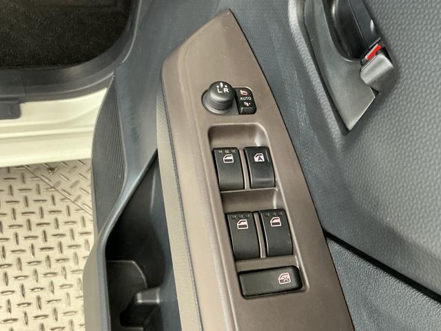 トールX ナビ ETC バックカメラ コーナーセンサー 片側電動1年保証 ナビTV ETC バックカメラ 片側電動スライドドア 前後コーナーセンサー USB接続 Bluetooth オートハイビーム アイドリングストップ プッシュスタート 横滑り防止装置(兵庫県)の中古車