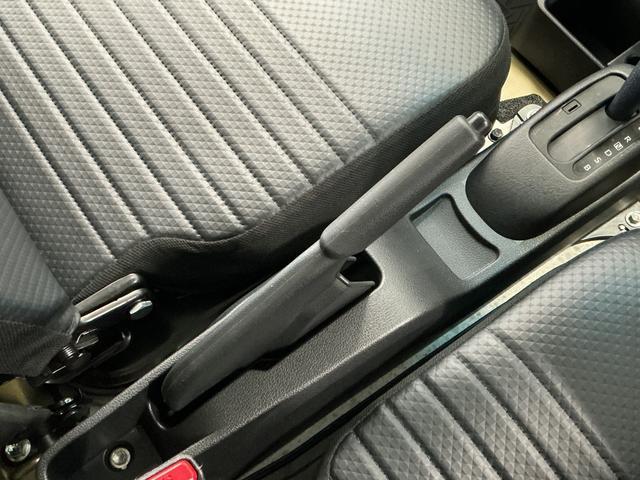 ハイゼットトラックハイルーフ 雹害車両 3モード電子制御式4WD CVT 禁煙雹害車両 1年保証 CVT車 ドラレコ 禁煙車 3モード電子制御式4WD 9インチディスプレイオーディオ デジタルインナーミラー バックカメラ 前後コーナーセンサー 3方開 荷台作業灯 荷台マット(兵庫県)の中古車