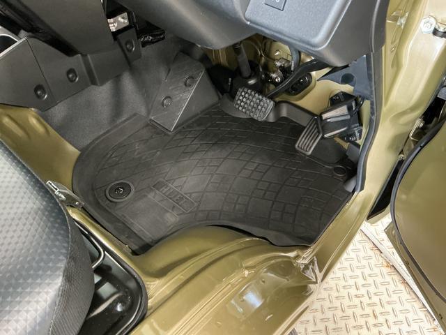 ハイゼットトラックハイルーフ 雹害車両 3モード電子制御式4WD CVT 禁煙雹害車両 1年保証 CVT車 ドラレコ 禁煙車 3モード電子制御式4WD 9インチディスプレイオーディオ デジタルインナーミラー バックカメラ 前後コーナーセンサー 3方開 荷台作業灯 荷台マット(兵庫県)の中古車