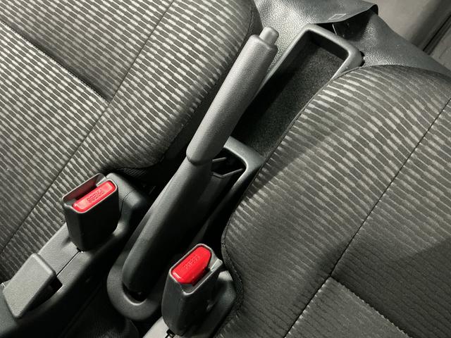 ハイゼットカーゴDX CVT 前後コーナーセンサー ラジオ 両側スライドドア走行無制限1年保証 前後コーナーセンサー CVT車 オートハイビーム アイドリングストップ キーレスエントリー 横滑り防止装置 ヘッドライトレベライザー パワーウィンドウ ラジオ スマートアシスト(兵庫県)の中古車