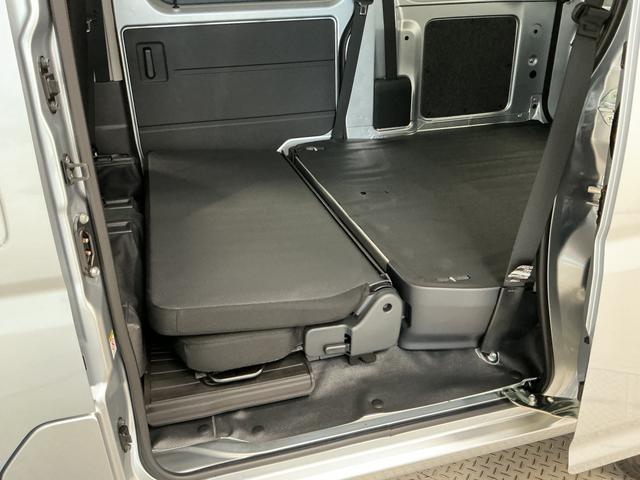 ハイゼットカーゴDX CVT 前後コーナーセンサー ラジオ 両側スライドドア走行無制限1年保証 前後コーナーセンサー CVT車 オートハイビーム アイドリングストップ キーレスエントリー 横滑り防止装置 ヘッドライトレベライザー パワーウィンドウ ラジオ スマートアシスト(兵庫県)の中古車