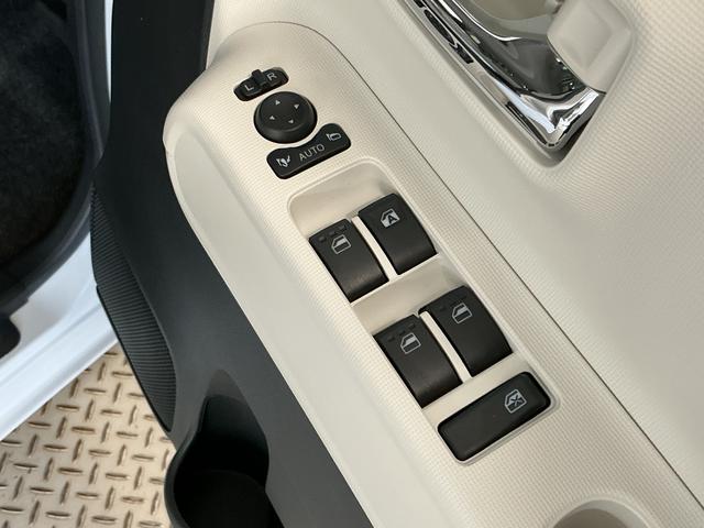 ムーヴキャンバスストライプスＧ　両側電動スライドドア　前後コーナーセンサー走行無制限１年保証　両側電動スライドドア　前後コーナーセンサー　前席シートヒーター　ホットカップホルダー　オートハイビーム　ＬＥＤヘッドライト　プッシュスタート　横滑り防止装置　オートエアコン（兵庫県）の中古車