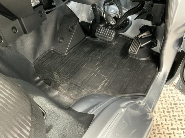 ハイゼットトラックEXT CVT 前後コーナーセンサー 3方開 荷台作業灯走行無制限1年保証 前後コーナーセンサー CVT車 3方開 荷台作業灯 オートハイビーム アイドリングストップ 横滑り防止装置 ヘッドライトレベライザー アクセサリーソケット 電動格納ドアミラー(兵庫県)の中古車