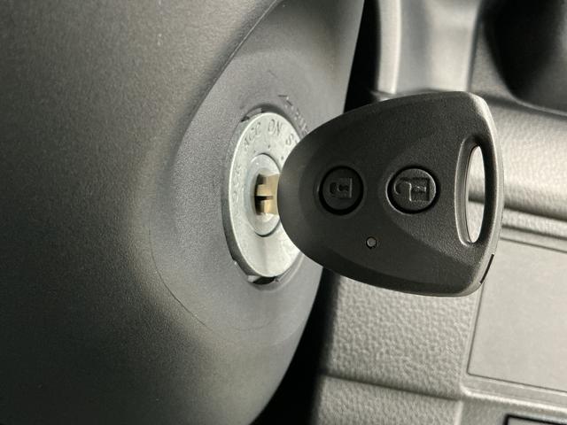 ムーヴ 中古車 Ｌ　４ＷＤ　前後コーナーセンサー　ＬＥＤヘッドライト走行無制限１年保証　前後コーナーセンサー　４ＷＤ　オートハイビーム　ＬＥＤヘッドライト　アイドリングストップ　キーレスエントリー　横滑り防止装置　オートライト　ＵＳＢチャージャー　両側スライドドア