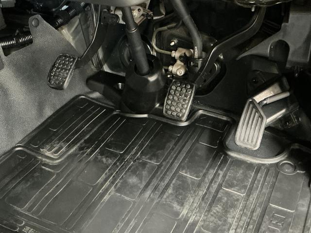 ハイゼットトラックEXT 4WD 5MT CDオーディオ 3方開 荷台作業灯4WD MT車 1年保証 CDオーディオ センターデフロック トランスファー 前後コーナーセンサー 3方開 荷台作業灯 ゲートプロテクター 荷台マット リアゲートチェーン スマートキー 電動格納ミラー(兵庫県)の中古車