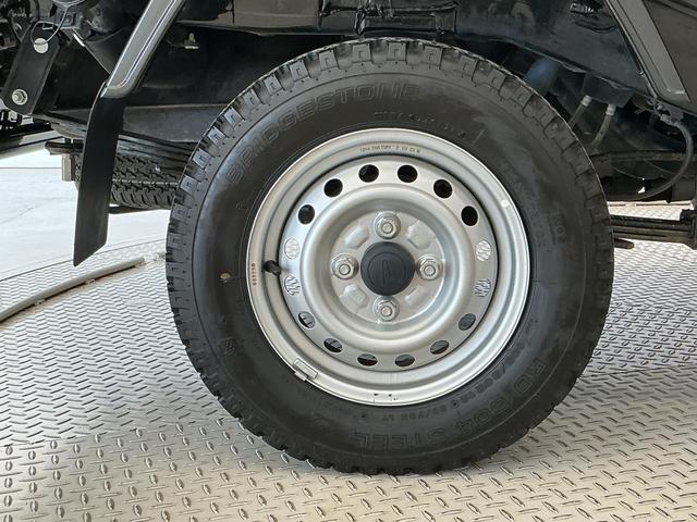 ハイゼットトラックEXT 4WD 5MT CDオーディオ 3方開 荷台作業灯4WD MT車 1年保証 CDオーディオ センターデフロック トランスファー 前後コーナーセンサー 3方開 荷台作業灯 ゲートプロテクター 荷台マット リアゲートチェーン スマートキー 電動格納ミラー(兵庫県)の中古車