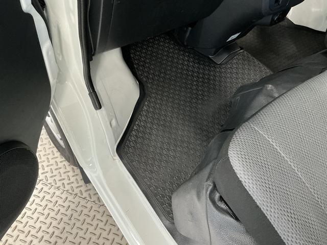 ハイゼットカーゴスペシャルクリーンSAIII AT車 ナビ コーナーセンサー走行無制限1年保証 AT ナビ ETC リアコーナーセンサー Bluetooth オートハイビーム LEDヘッドライト アイドリングストップ 横滑り防止装置 ドアバイザー ヘッドライトレベライザー(兵庫県)の中古車