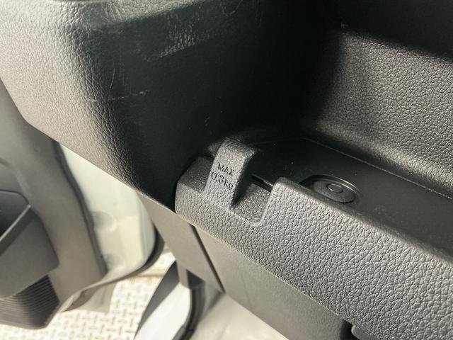 ハイゼットカーゴＤＸ　ＣＶＴ　ＥＴＣ　前後コーナーセンサー　キーレス　ラジオＣＶＴ車　１年保証　ＥＴＣ　前後コーナーセンサー　ラジオ　キーレスエントリー　オートハイビーム　アイドリングストップ　横滑り防止装置　オートライト　両側スライドドア　オーバーヘッドシェルフ（兵庫県）の中古車