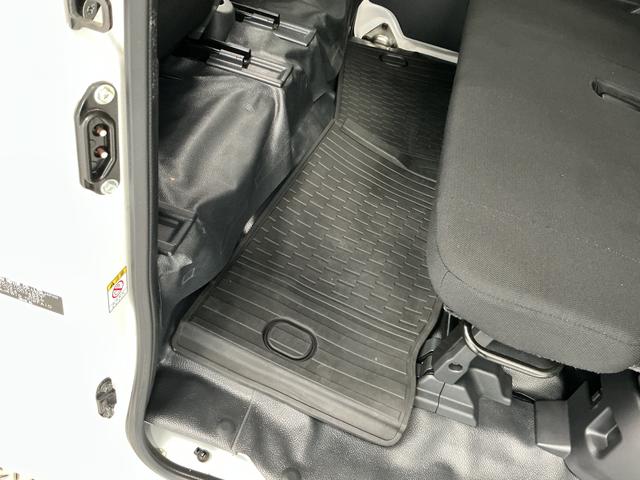 ハイゼットカーゴＤＸ　ＣＶＴ　ＥＴＣ　前後コーナーセンサー　キーレス　ラジオＣＶＴ車　１年保証　ＥＴＣ　前後コーナーセンサー　ラジオ　キーレスエントリー　オートハイビーム　アイドリングストップ　横滑り防止装置　オートライト　両側スライドドア　オーバーヘッドシェルフ（兵庫県）の中古車