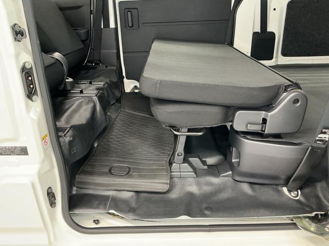 ハイゼットカーゴＤＸ　ＣＶＴ　ＥＴＣ　前後コーナーセンサー　キーレス　ラジオＣＶＴ車　１年保証　ＥＴＣ　前後コーナーセンサー　ラジオ　キーレスエントリー　オートハイビーム　アイドリングストップ　横滑り防止装置　オートライト　両側スライドドア　オーバーヘッドシェルフ（兵庫県）の中古車