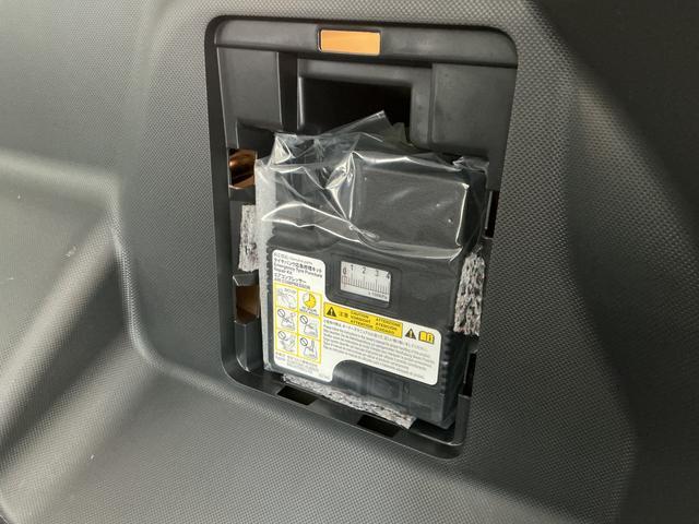 ロッキーX 雹害車両 ワンオーナー ナビTV ETC バックカメラ雹害車両 1年保証 ワンオーナー ナビTV ドラレコ ETC バックカメラ 前後コーナーセンサー DVD USB接続 Bluetooth オートハイビーム スマートキー 16インチ純正アルミホイール(兵庫県)の中古車