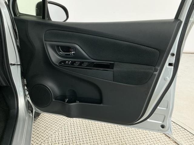 ヴィッツハイブリッドU 禁煙 ナビ ドラレコ ETC バックカメラ1年保証 禁煙車 ナビTV バックカメラ ドラレコ ETC オートクルーズコントロール 運転席シートヒーター 電動コーナーポール Bluetooth 衝突軽減ブレーキ オートハイビーム スマートキー(兵庫県)の中古車
