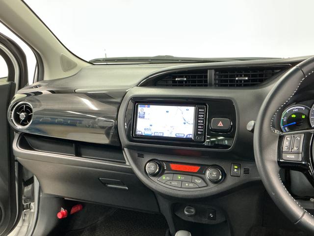 ヴィッツハイブリッドU 禁煙 ナビ ドラレコ ETC バックカメラ1年保証 禁煙車 ナビTV バックカメラ ドラレコ ETC オートクルーズコントロール 運転席シートヒーター 電動コーナーポール Bluetooth 衝突軽減ブレーキ オートハイビーム スマートキー(兵庫県)の中古車
