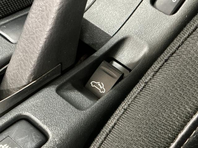 コペンローブ CVT ナビTV USB ドラレコ シートヒーターCVT車 1年保証 ナビTV ドラレコ シートヒーター DVD USB接続 Bluetooth LEDヘッドライト プッシュスタート アイドリングストップ 横滑り防止装置 16インチ純正アルミホイール(兵庫県)の中古車