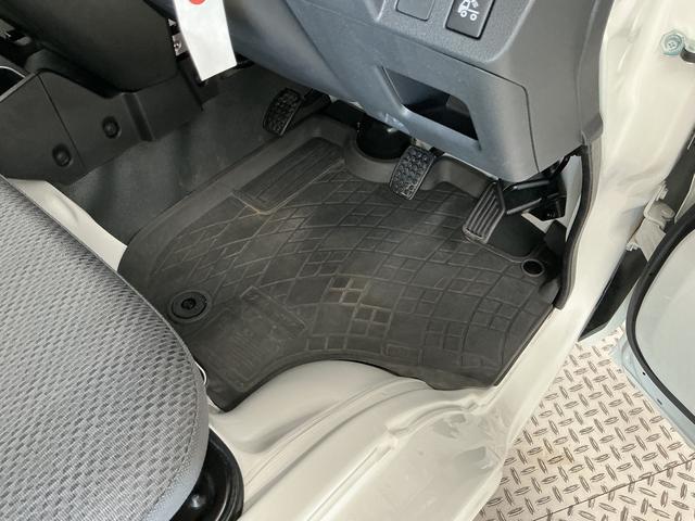 ハイゼットトラックスタンダード　農用スペシャル　４ＷＤ　５ＭＴ　ＥＴＣ　ラジオ４ＷＤ　ＭＴ車　１年保証　ＥＴＣ　ラジオ　センターデフロック　トランスファー　３方開　荷台作業灯　ゲートプロテクター　荷台マット　リアゲートチェーン　ドアバイザー　ヘッドライトレベライザー　エアコン（兵庫県）の中古車