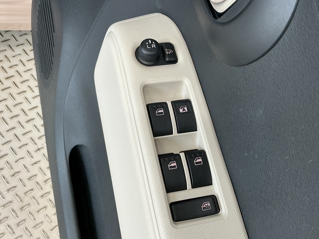 ミラココアココアプラスＸ　雹害車両　ＣＤオーディオ　ＬＥＤヘッドライト雹害車両　走行無制限１年保証　ＣＤオーディオ　ルーフレール　ＬＥＤヘッドライト　アイドリングストップ　スマートキー　オートエアコン　ドアバイザー　電動格納ドアミラー　フォグランプ　バニティランプ（兵庫県）の中古車