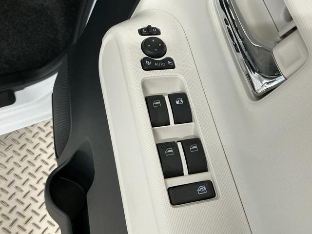 ムーヴキャンバスストライプスＧ　両側電動スライドドア　前後コーナーセンサー走行無制限１年保証　ホッとカップホルダー　両側電動スライドドア　前後コーナーセンサー　前席シートヒーター　オートハイビーム　ＬＥＤヘッドライト　プッシュスタート　アイドリングストップ　横滑り防止装置（兵庫県）の中古車