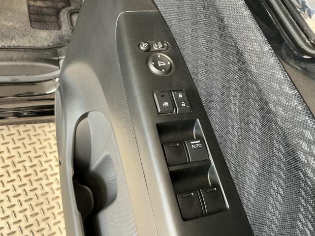 N−BOXカスタムG ターボSSパッケージ 禁煙 1オーナー ナビTV ETC1年保証 禁煙車 ワンオーナー ナビTV ETC バックカメラ パドルシフト オートクルーズコントロール 両側電動スライドドア HIDヘッドライト プッシュスタート 15インチアルミホイール(兵庫県)の中古車