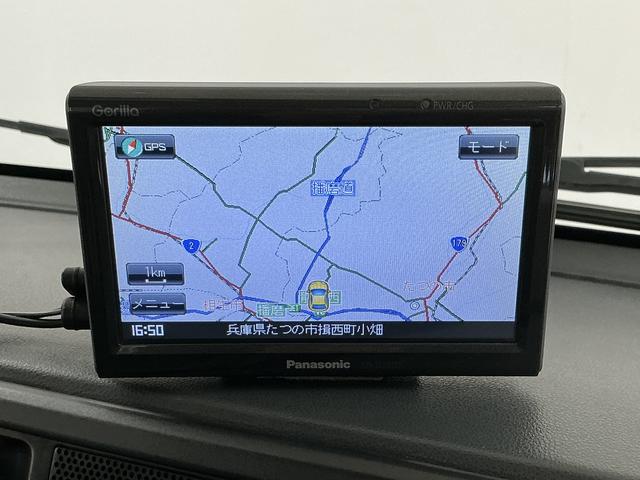 ハイゼットトラック 中古車 エアコン・パワステ　スペシャル　５ＭＴ　ワンオーナーＭＴ車　１年保証　ワンオーナー　ポータブルナビ　ラジオ　３方開　ゲートプロテクター　荷台マット　リアゲートチェーン　ドアバイザー　ヘッドライトレベライザー　シガーソケット　マニュアルエアコン