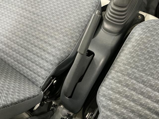 ハイゼットトラックエアコン・パワステ スペシャル 5MT ワンオーナーMT車 1年保証 ワンオーナー ポータブルナビ ラジオ 3方開 ゲートプロテクター 荷台マット リアゲートチェーン ドアバイザー ヘッドライトレベライザー シガーソケット マニュアルエアコン(兵庫県)の中古車