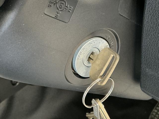 ハイゼットトラックスタンダード 5MT 前後コーナーセンサー オートハイビームMT車 1年保証 ラジオ 前後コーナーセンサー 3方開 オートハイビーム アイドリングストップ 横滑り防止装置 ヘッドライトレベライザー アクセサリーソケット スペアタイヤ スマートアシスト(兵庫県)の中古車