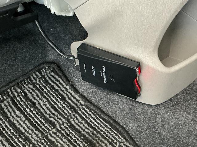 ミライース 中古車 Ｇ　禁煙　ワンオーナー　ＥＴＣ　スマートキー　オートエアコン１年保証　禁煙車　ワンオーナー　ＥＴＣ　プッシュスタート　アイドリングストップ　横滑り防止装置　オートエアコン　ドアバイザー　ヘッドライトレベライザー　フォグランプ　１４インチ純正アルミホイール