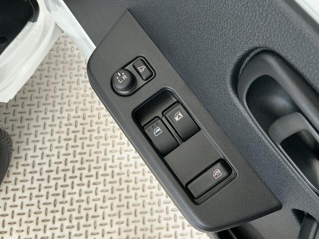 ハイゼットトラックジャンボエクストラ　ＣＶＴ　前後コーナーセンサー　荷台作業灯ＣＶＴ車　走行無制限１年保証　前後コーナーセンサー　３方開　荷台作業灯　リアゲートチェーン　オートハイビーム　ＬＥＤヘッドライト　プッシュスタート　横滑り防止装置　電動格納ドアミラー　スペアタイヤ（兵庫県）の中古車